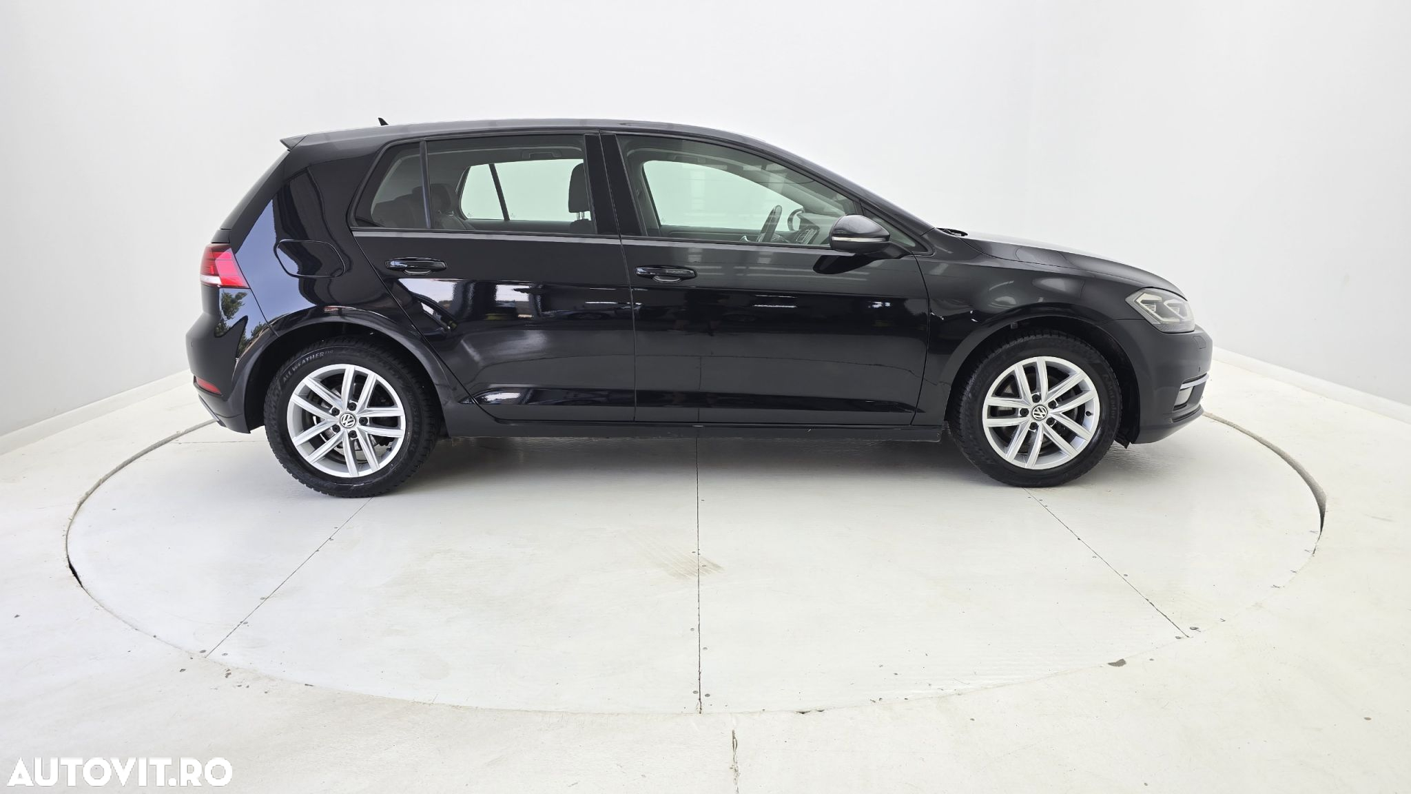 Volkswagen Golf - 5