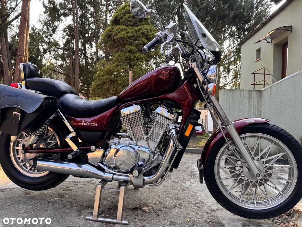 Suzuki Intruder - 2