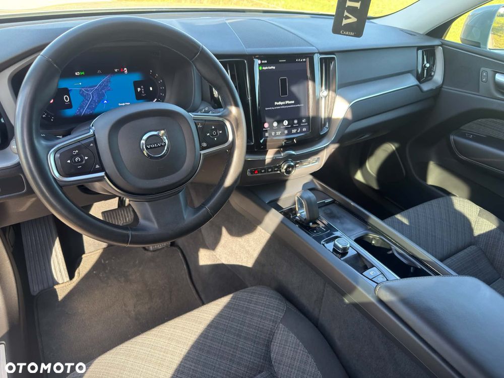 Volvo XC 60 B4 D Essential - 17