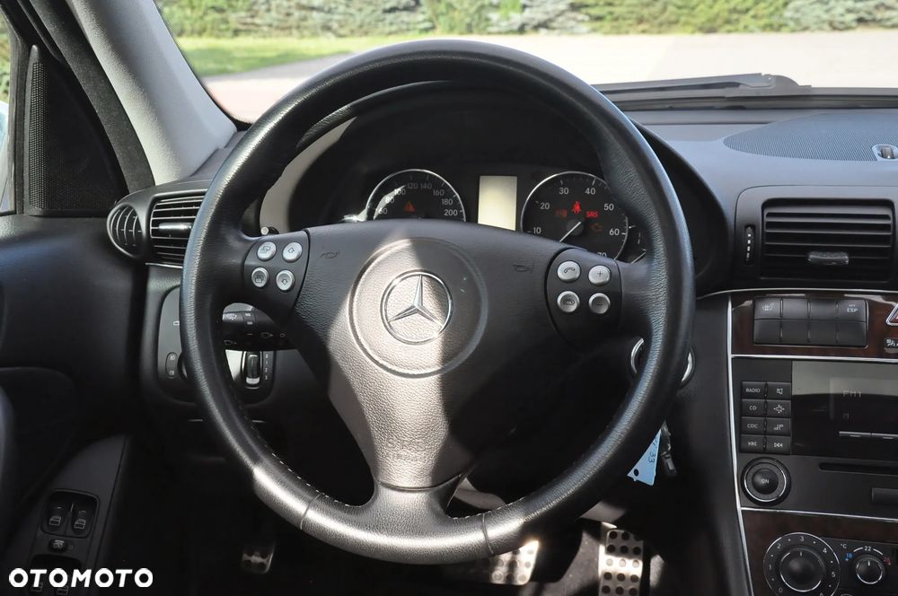 Mercedes-Benz Klasa C 280 7G-TRONIC Classic Sport Edition - 32