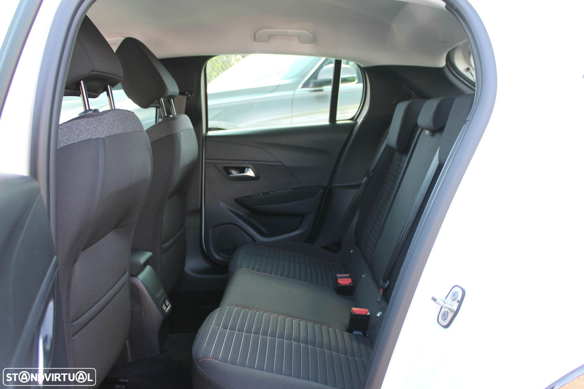 Peugeot 208 Elektromotor 136 Business - 27