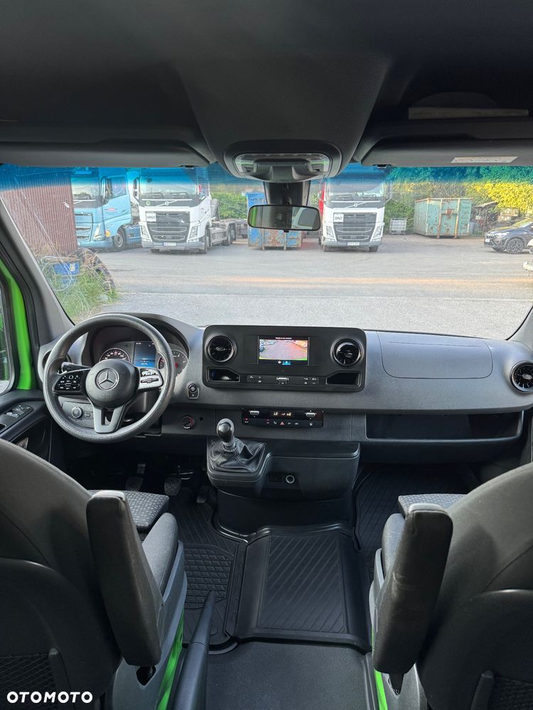 Mercedes-Benz Sprinter - 22