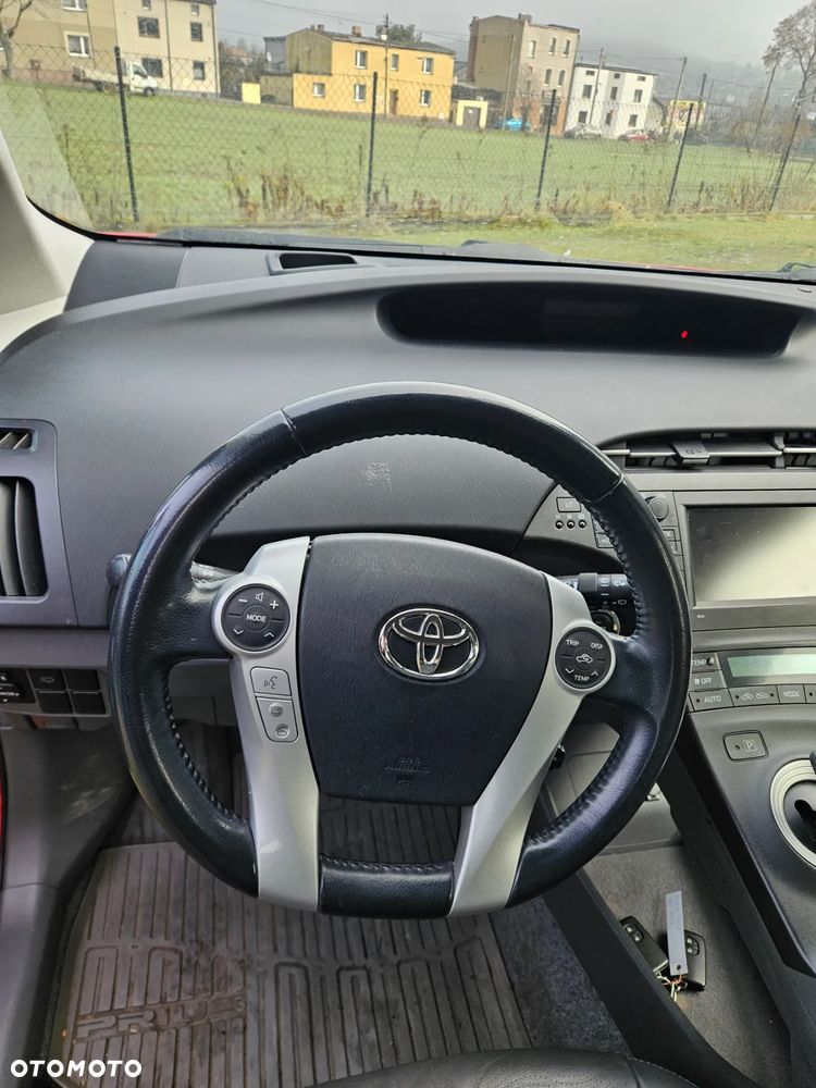 Toyota Prius (Hybrid) Executive - 15