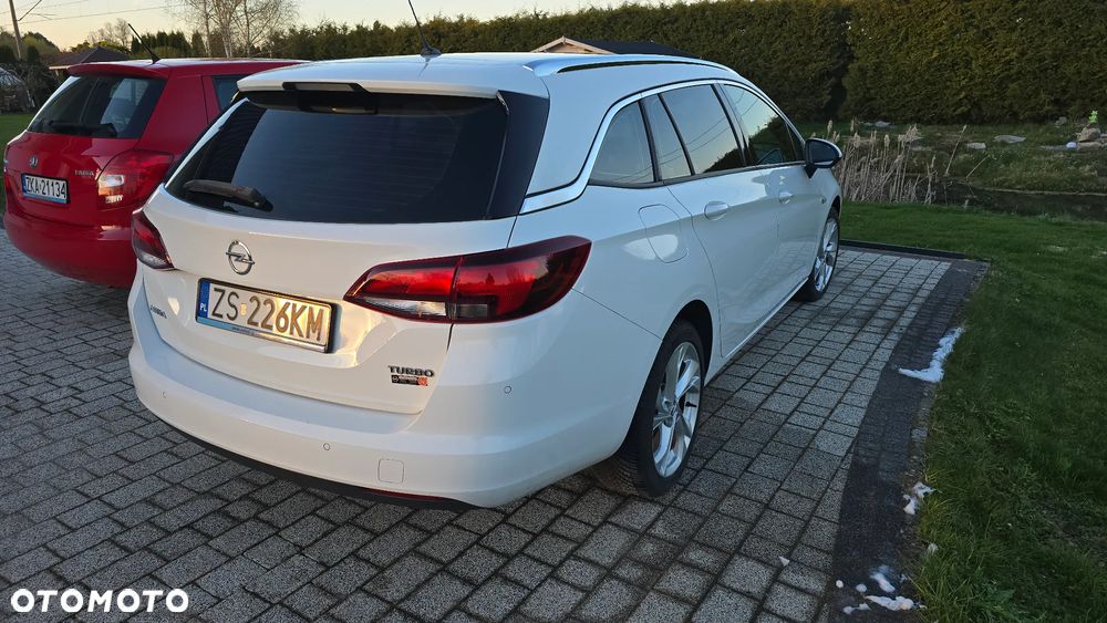Opel Astra 1.4 T Dynamic S&S - 4