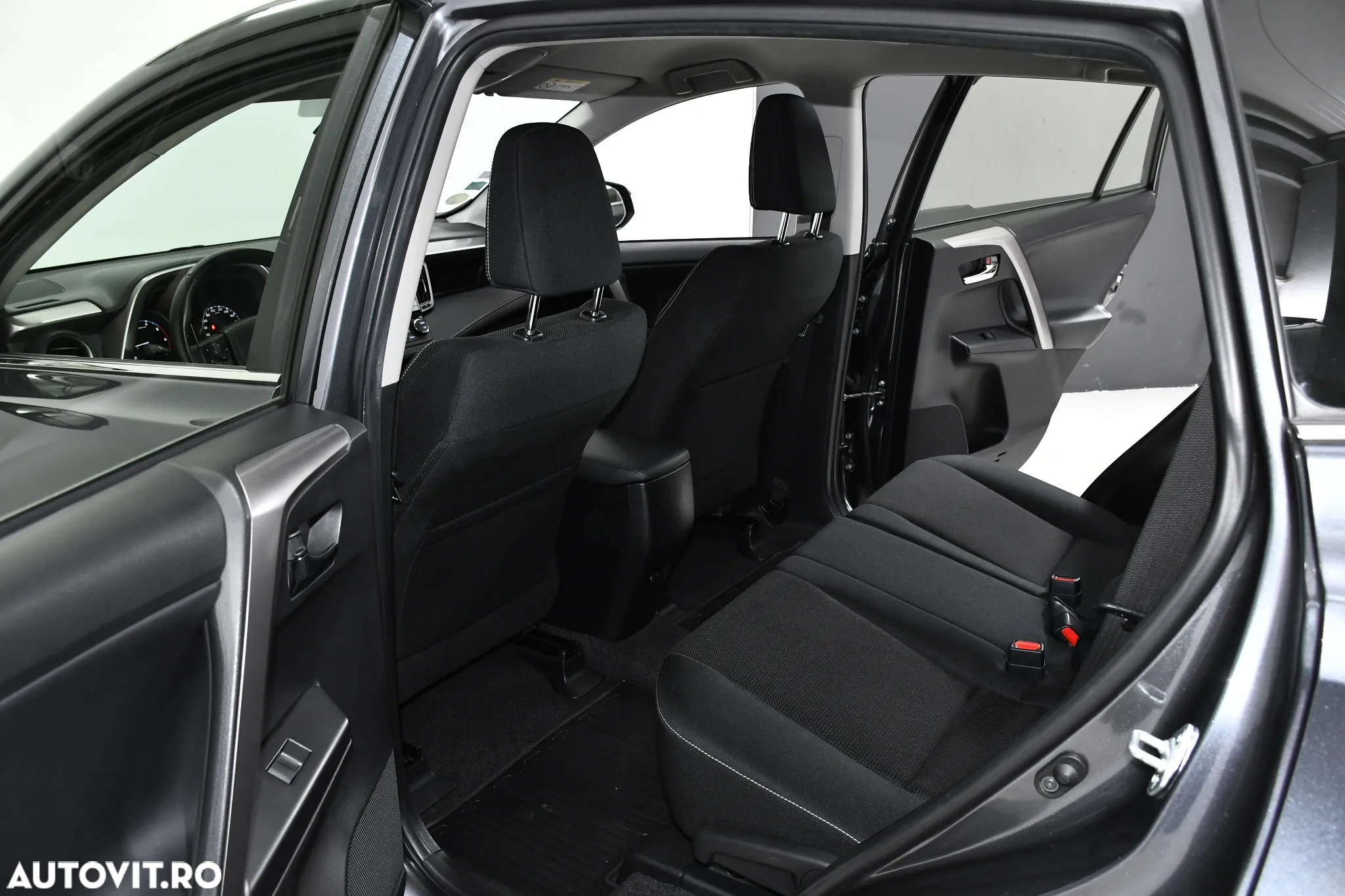 Toyota RAV4 2.0 D-4D 2WD Executive - 14