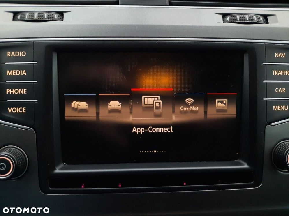 Volkswagen Golf - 32