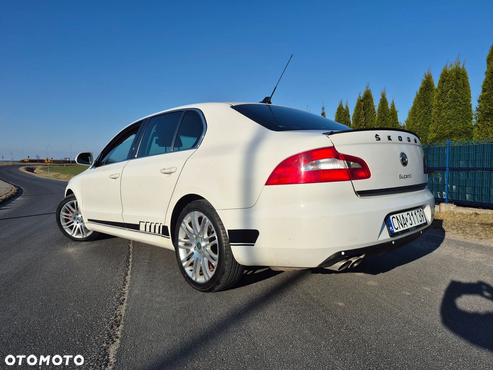 Skoda Superb 2.0 TDI PD Elegance - 4