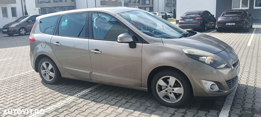 Renault Grand Scenic 1.5 dCi Confort Dynamique - 1