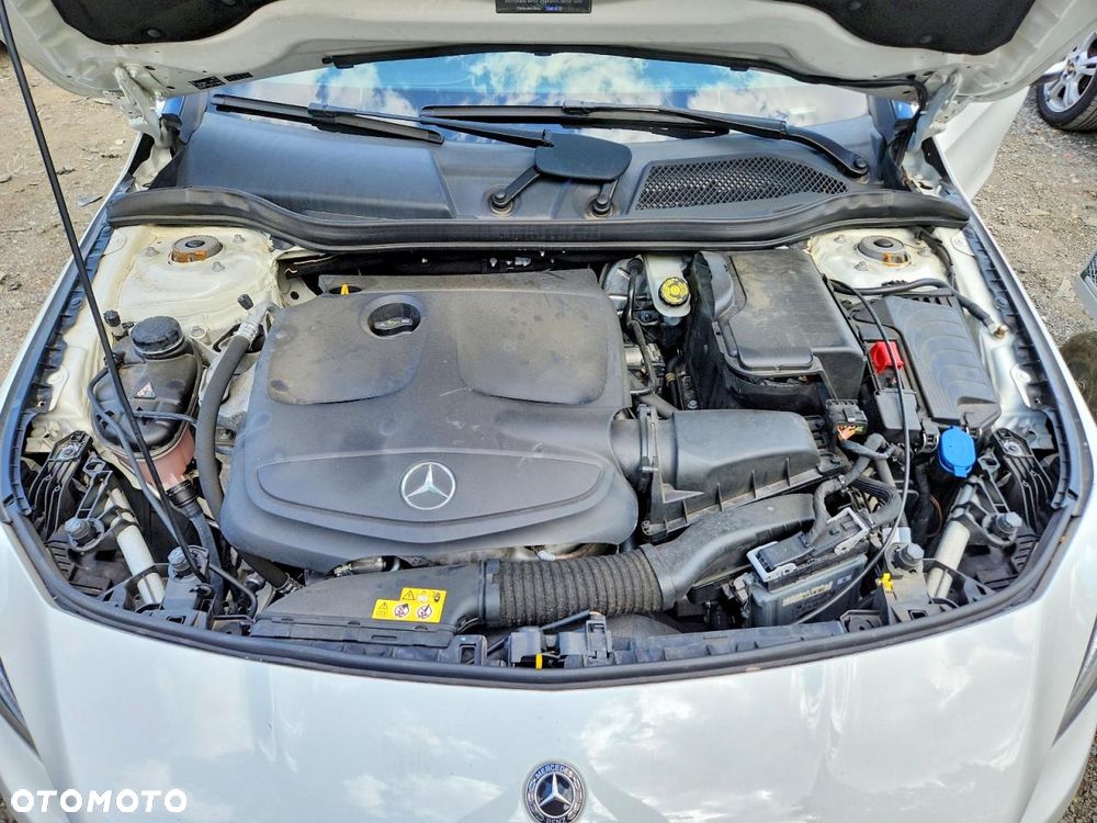 Mercedes-Benz CLA 250 4Matic 7G-DCT - 10