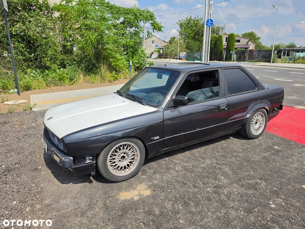 BMW Seria 3 325i - 3