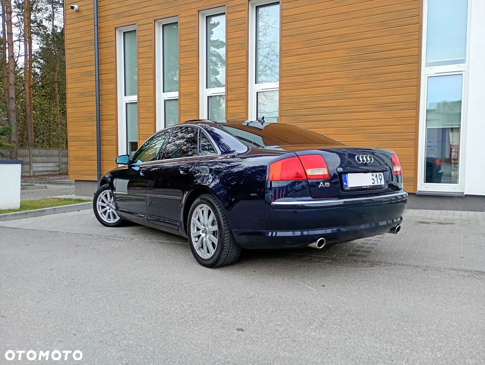 Audi A8 4.2 Quattro - 21
