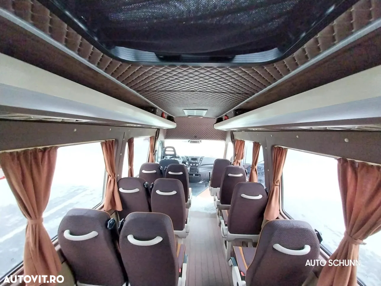 Iveco Bus - 22+1+1 locuri - 21