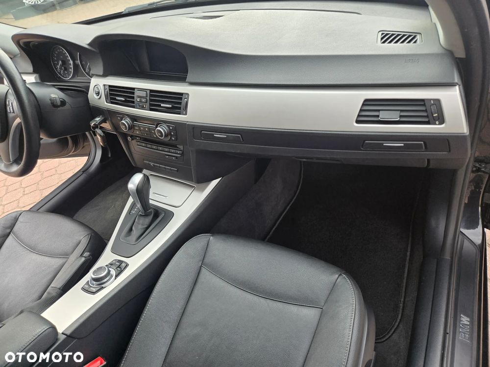 BMW Seria 3 318i Edition Exclusive - 19