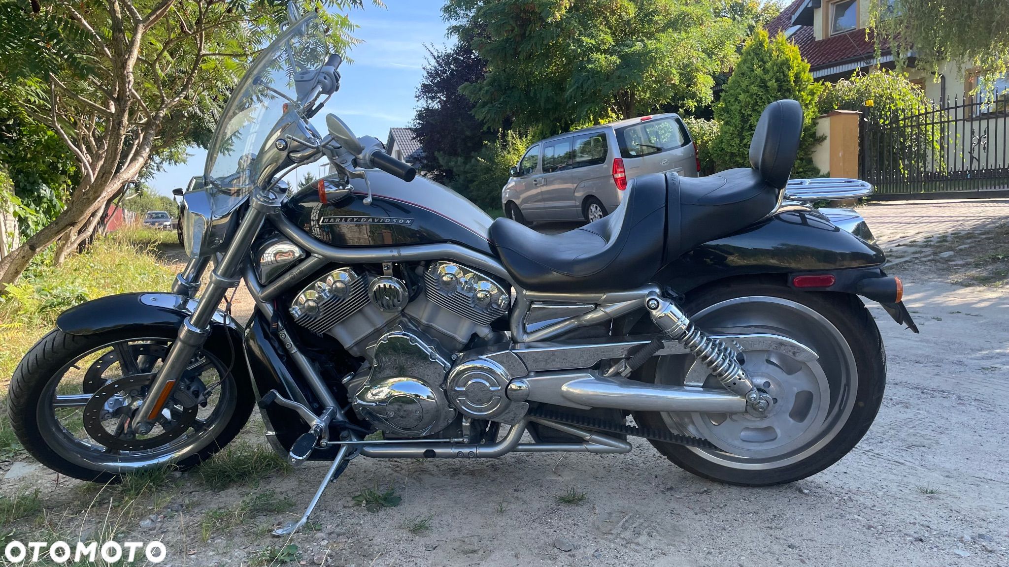 Harley-Davidson V-Rod Street Rod - 1