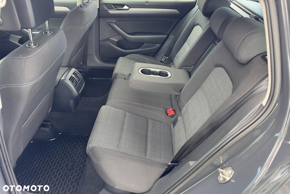 Volkswagen Passat Variant 2.0 TDI EVO Business DSG - 39