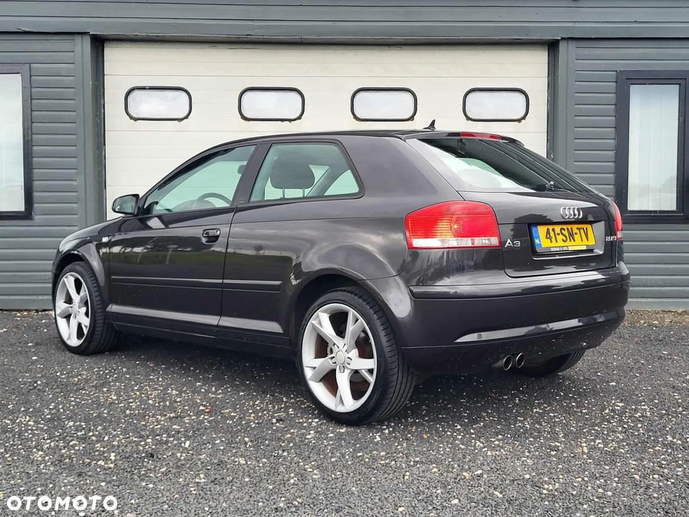 Audi A3 3-drzwiowe 2.0 FSI Ambiente - 17