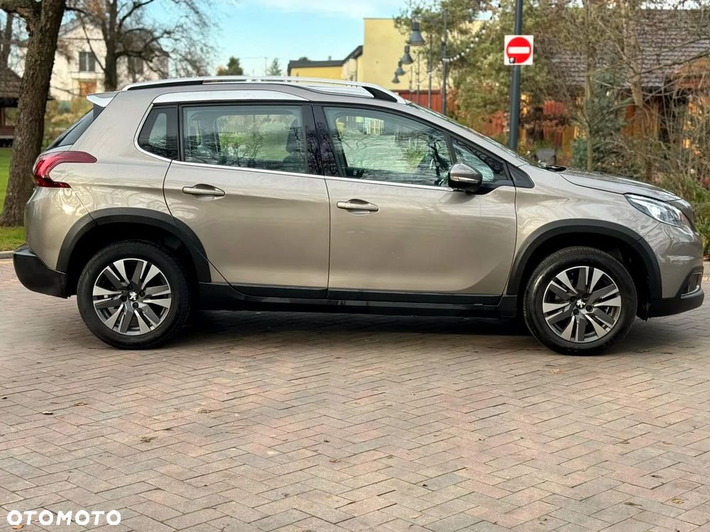 Peugeot 2008 1.2 Pure Tech Style S&S - 8