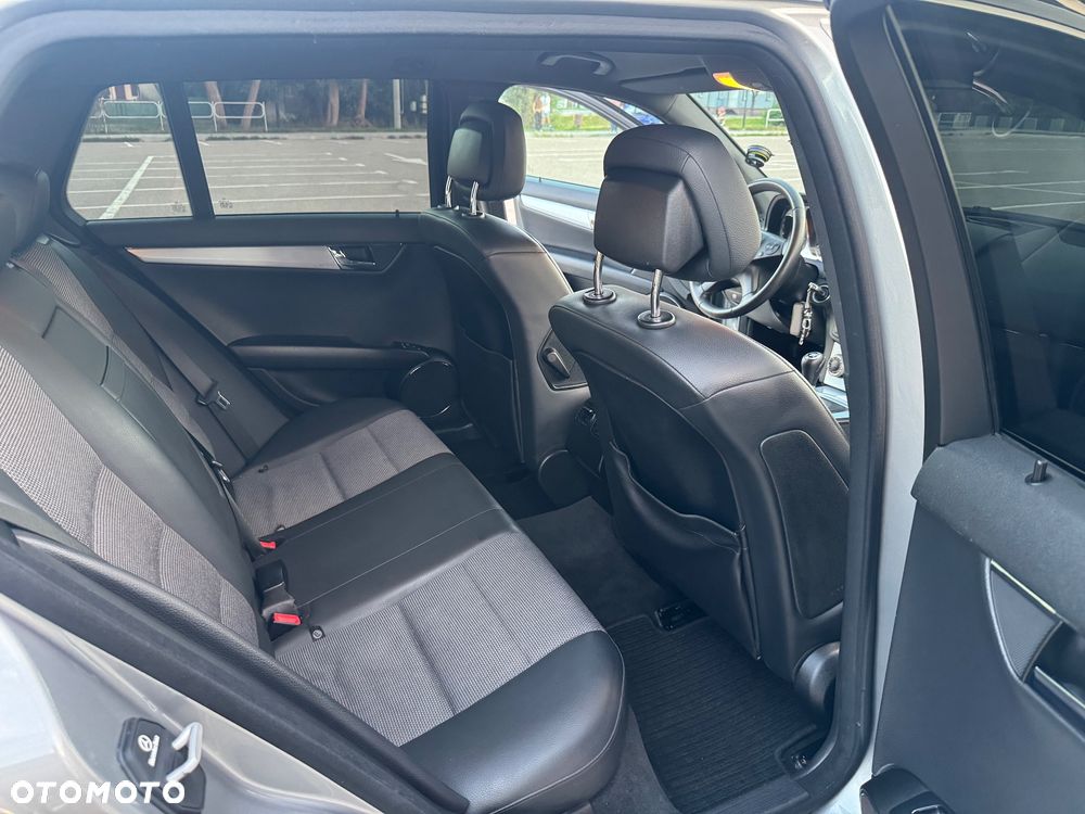 Mercedes-Benz Klasa C 200 CGI BlueEff Avantgarde - 13