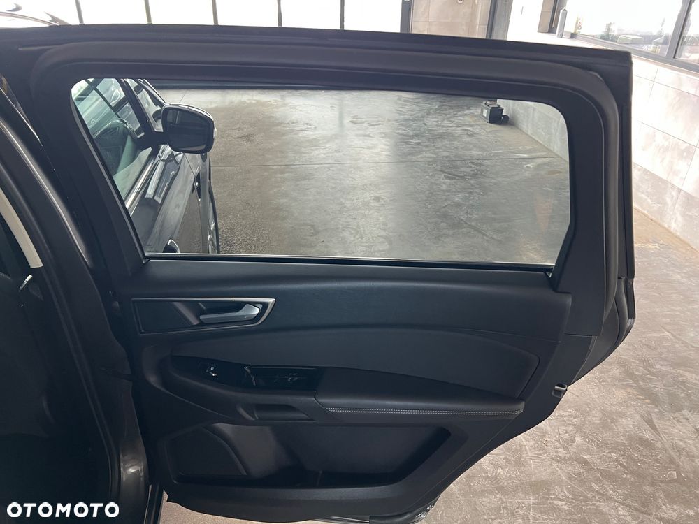 Ford S-Max - 22