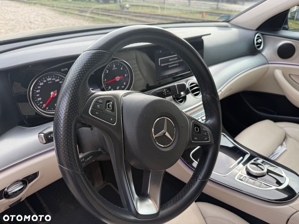 Mercedes-Benz Klasa E 220 d 4-Matic 9G-TRONIC - 9