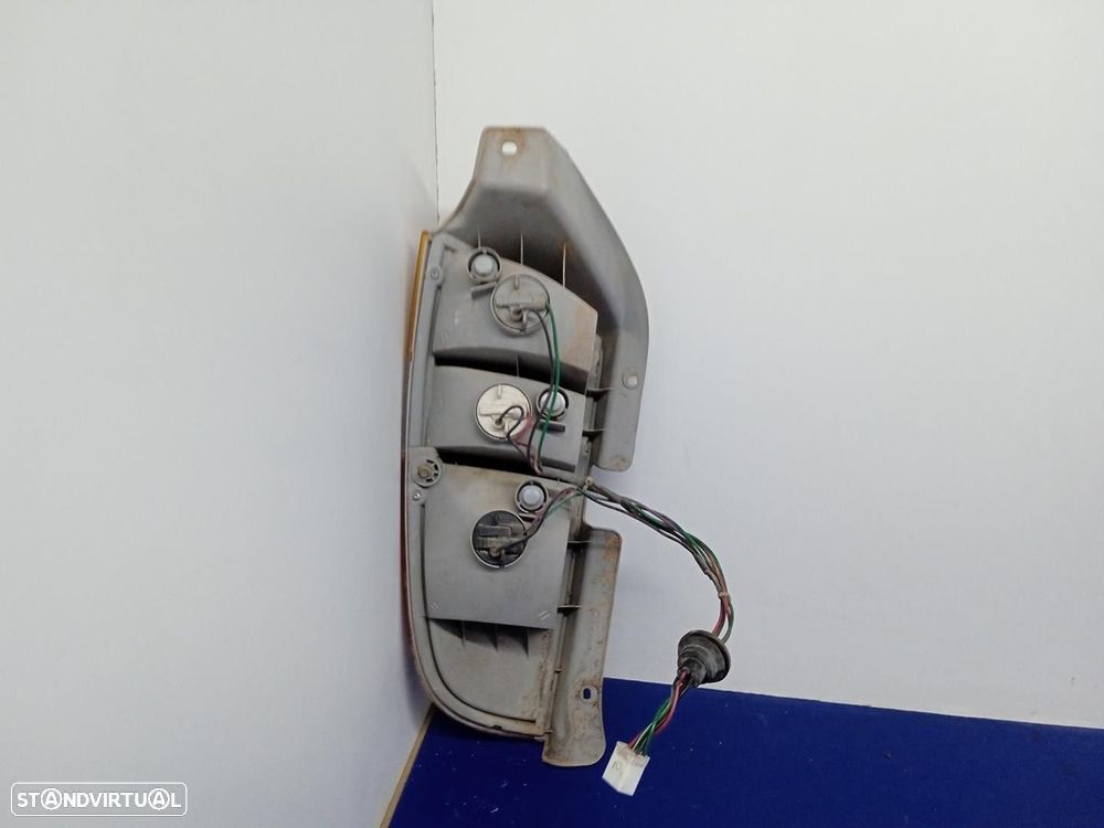 FAROLIM TRASEIRO DIREITO HYUNDAI ATOS 2000 -G4HC - 2