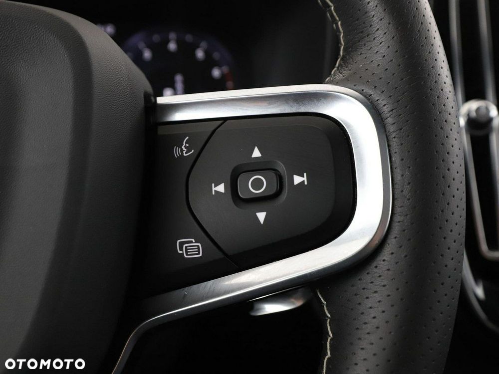 Volvo XC 40 T3 Geartronic RDesign - 34