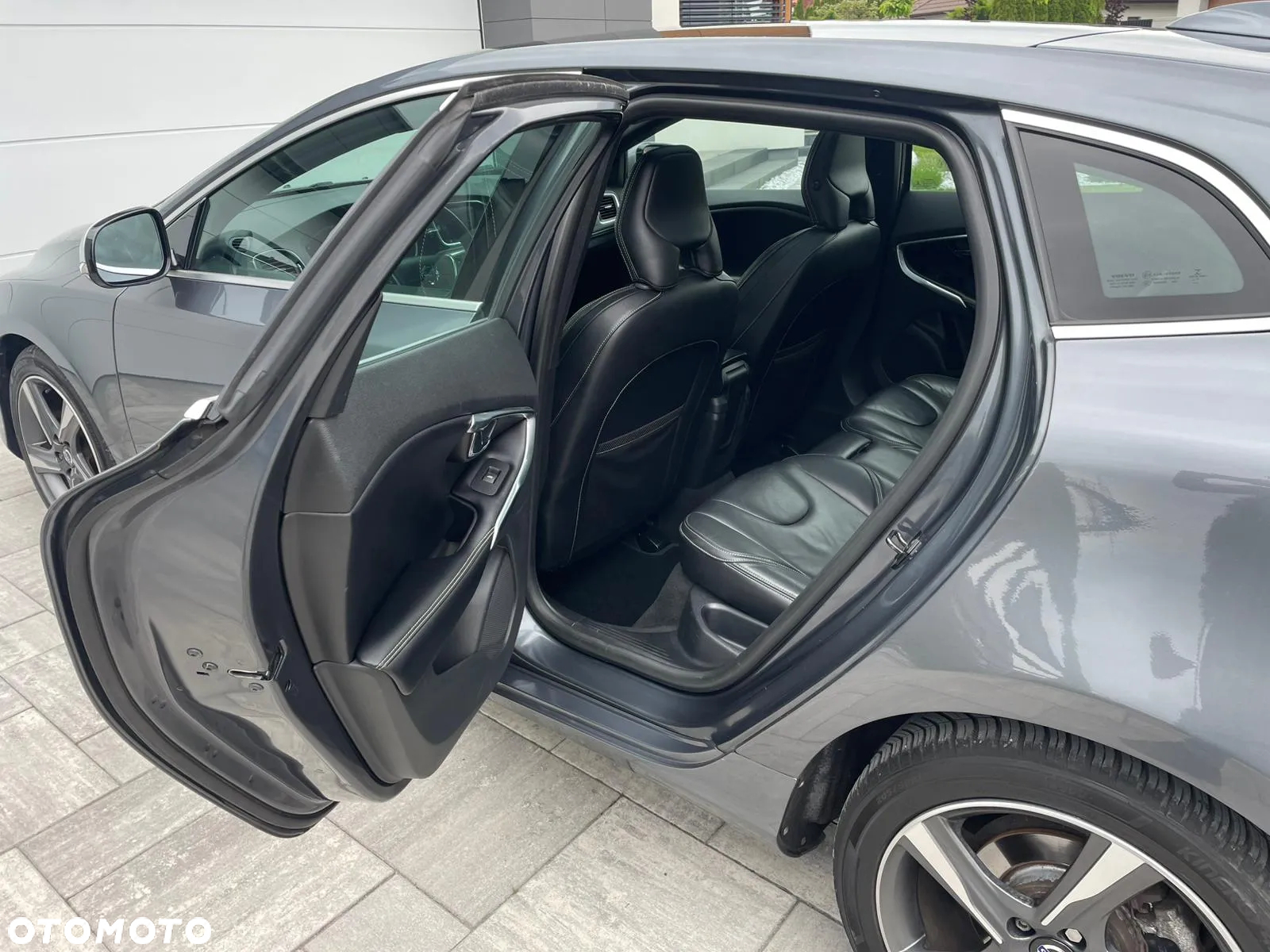 Volvo V40 D2 R-Design - 15