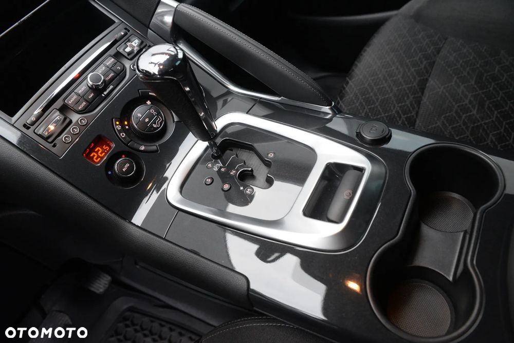 Peugeot 3008 1.6 BlueHDi Active S&S EAT6 - 28