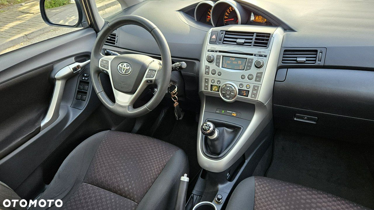 Toyota Verso 1.8 5-Sitzer Life - 24
