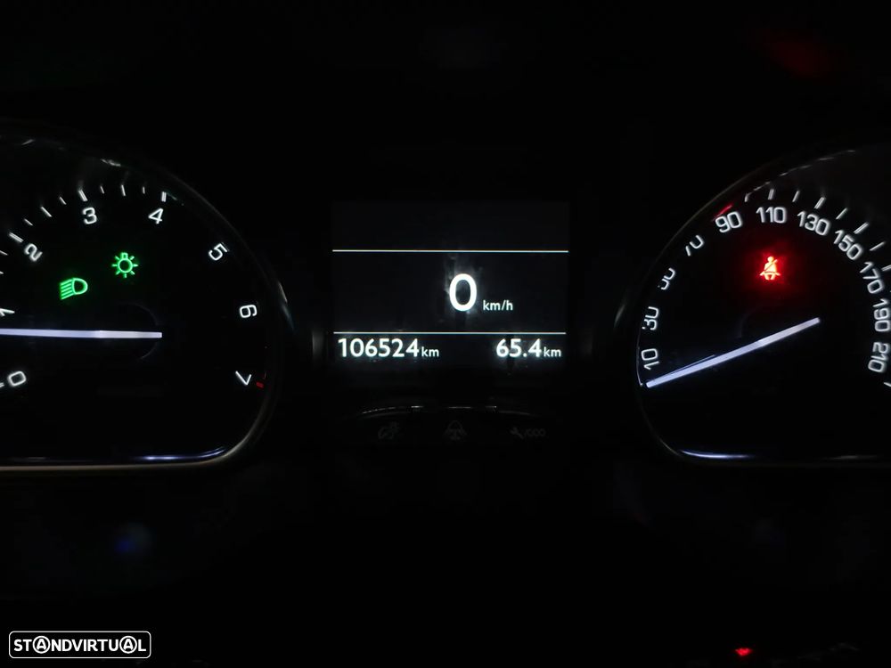 Peugeot 2008 1.2 VTi Allure - 21