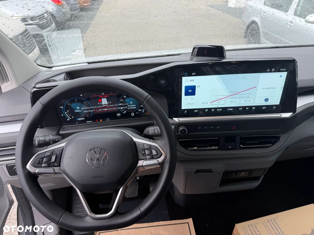 Volkswagen Caravelle - 13