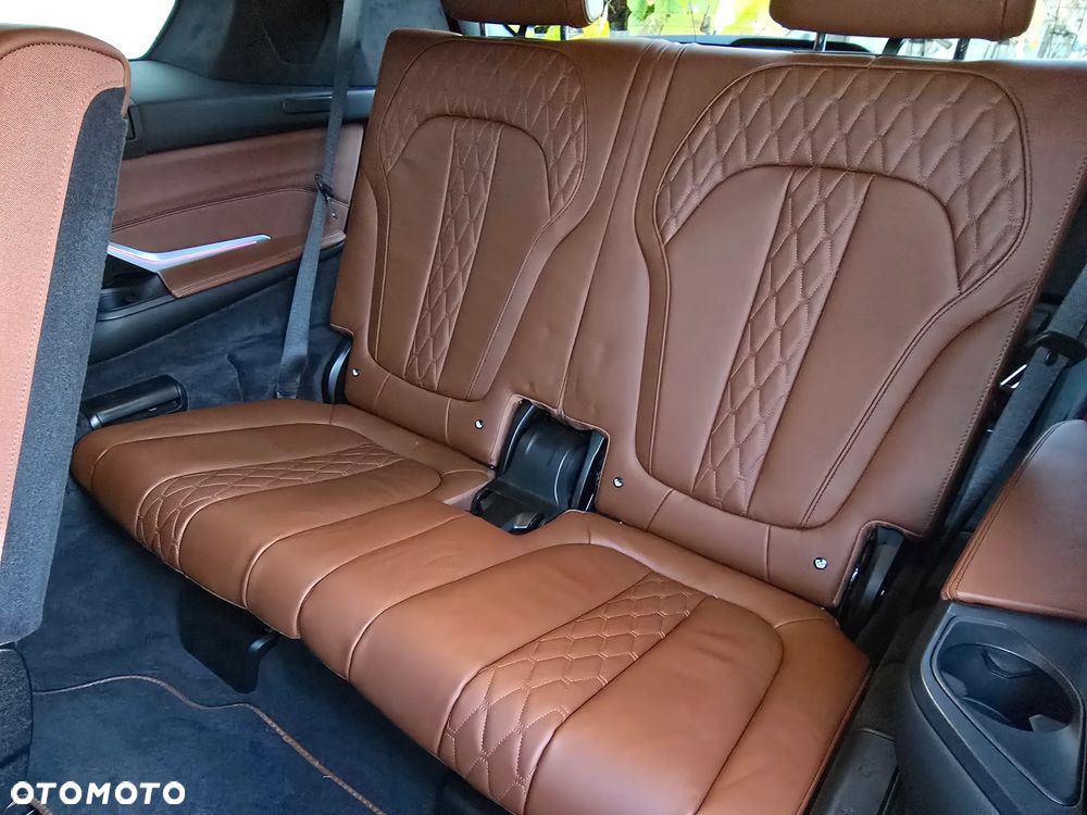 BMW X7 M60i xDrive - 8