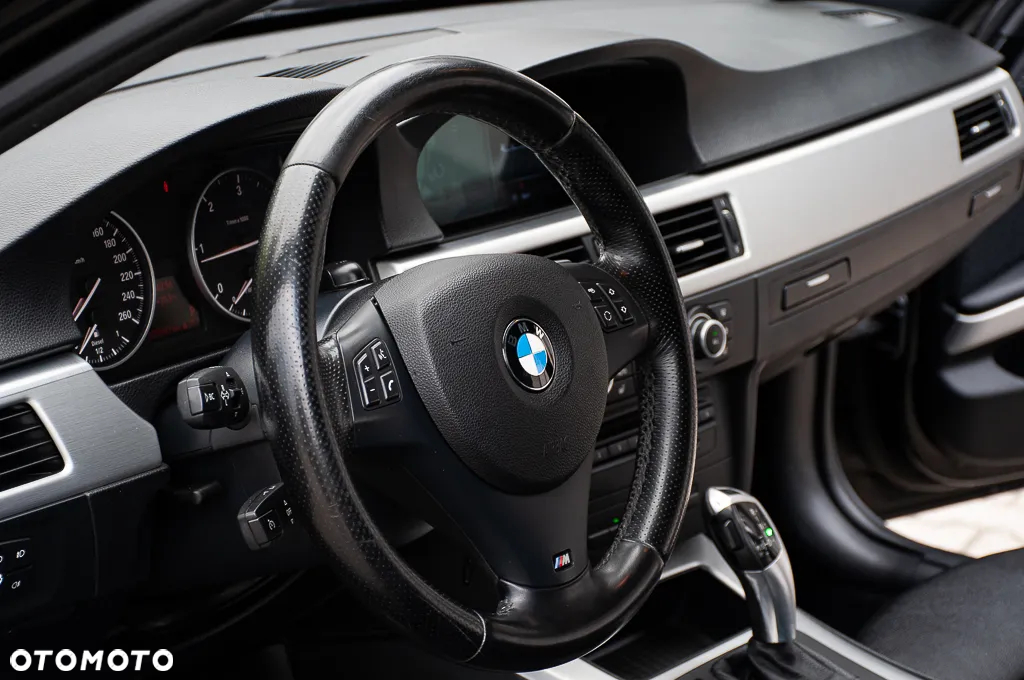 BMW Seria 3 320d xDrive DPF Touring Edition Fleet Exclusive - 35