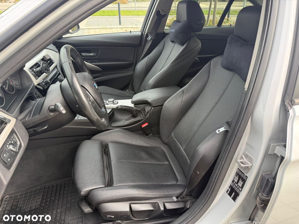 BMW Seria 3 318d Sport Line - 11