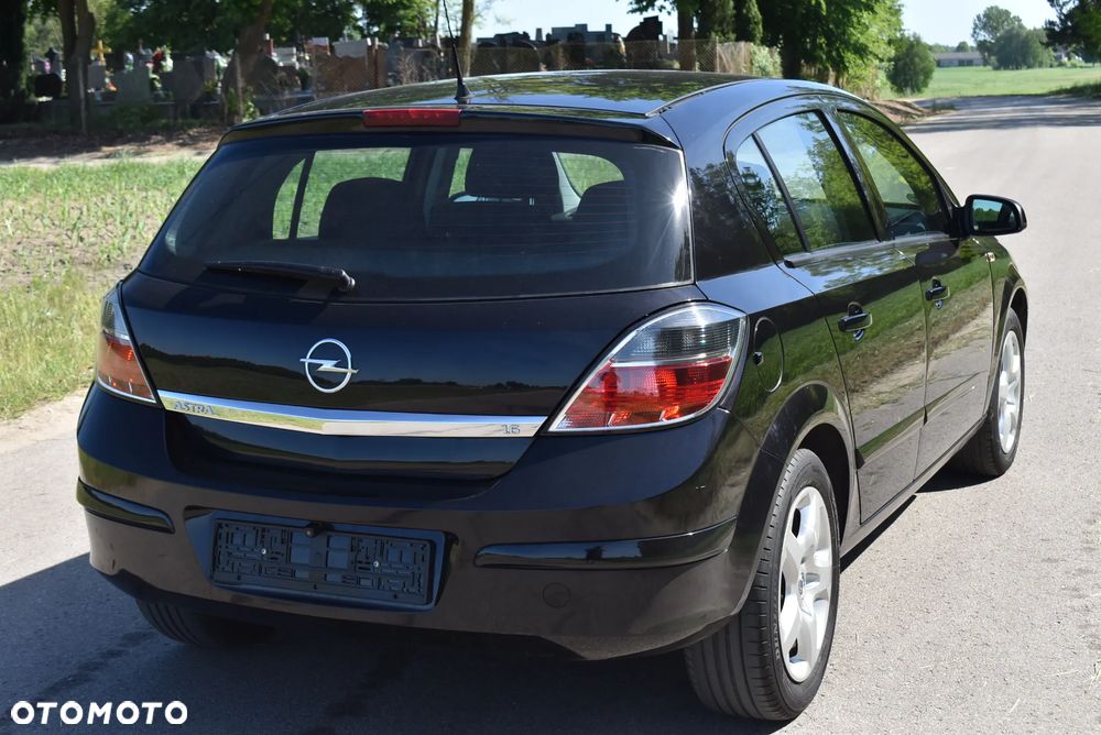 Opel Astra 1.6 Innovation 110 Jahre - 9