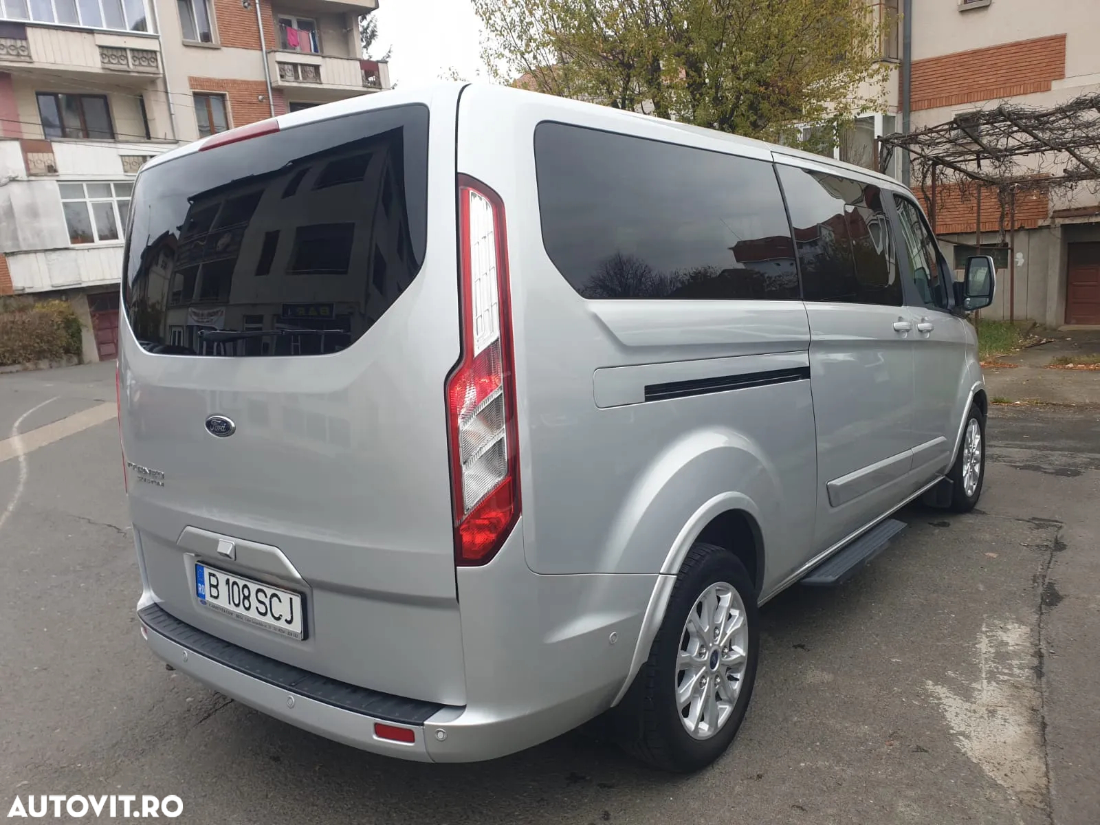 Ford Tourneo Custom - 10
