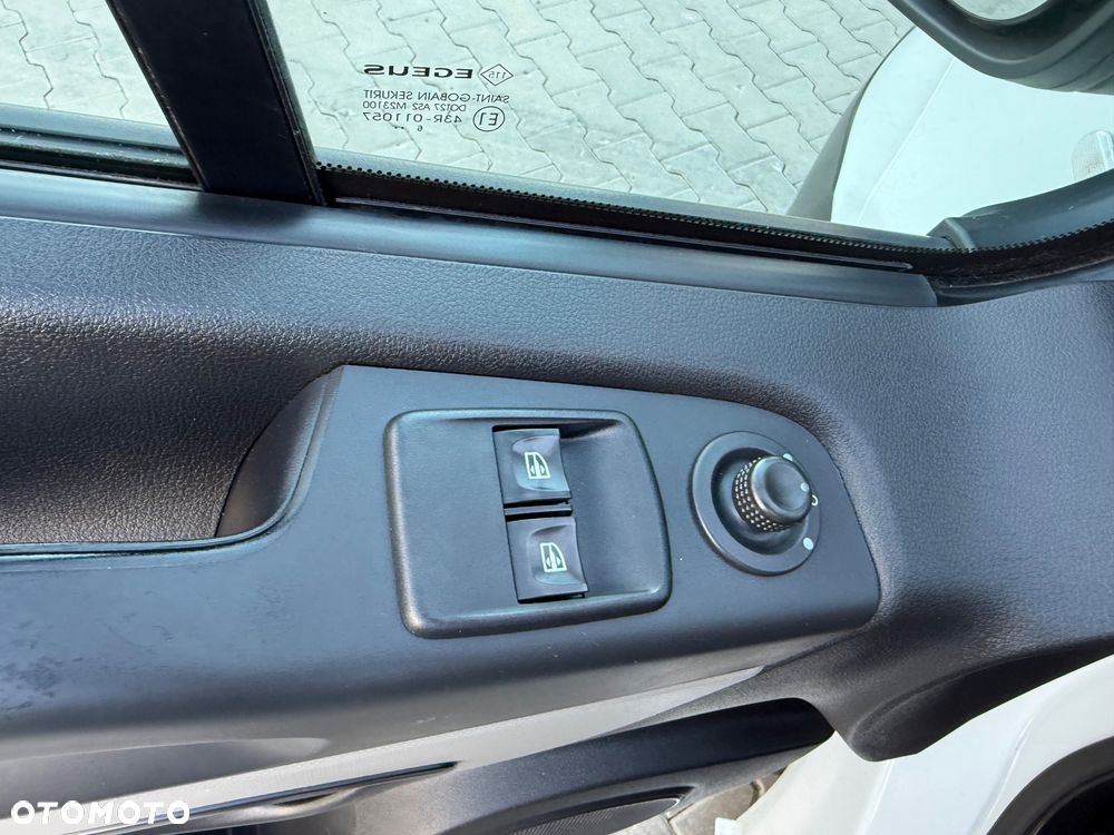 Renault Trafic - 24