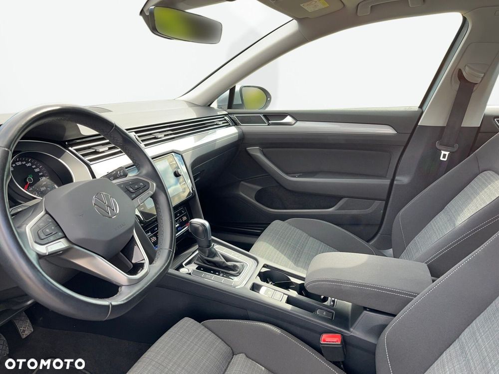 Volkswagen Passat 2.0 TDI Business DSG - 9
