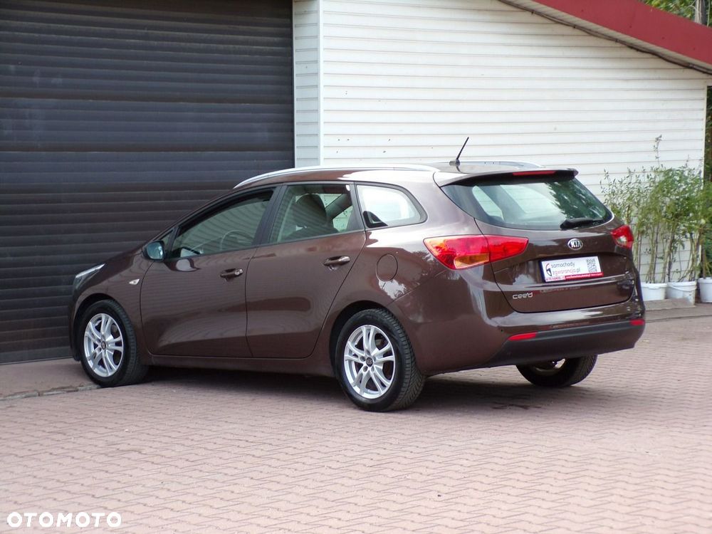 Kia Ceed - 16