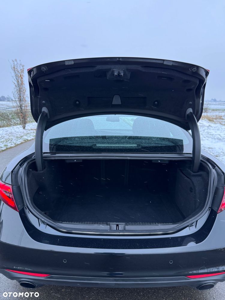 Alfa Romeo Giulia 2.0 Turbo 16V AT8 Veloce - 29