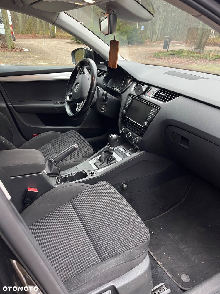 Skoda Octavia 2.0 TDI 4x4 Elegance DSG - 6