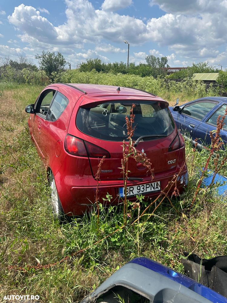 Dezmembrez Mitsubishi Colt - 3