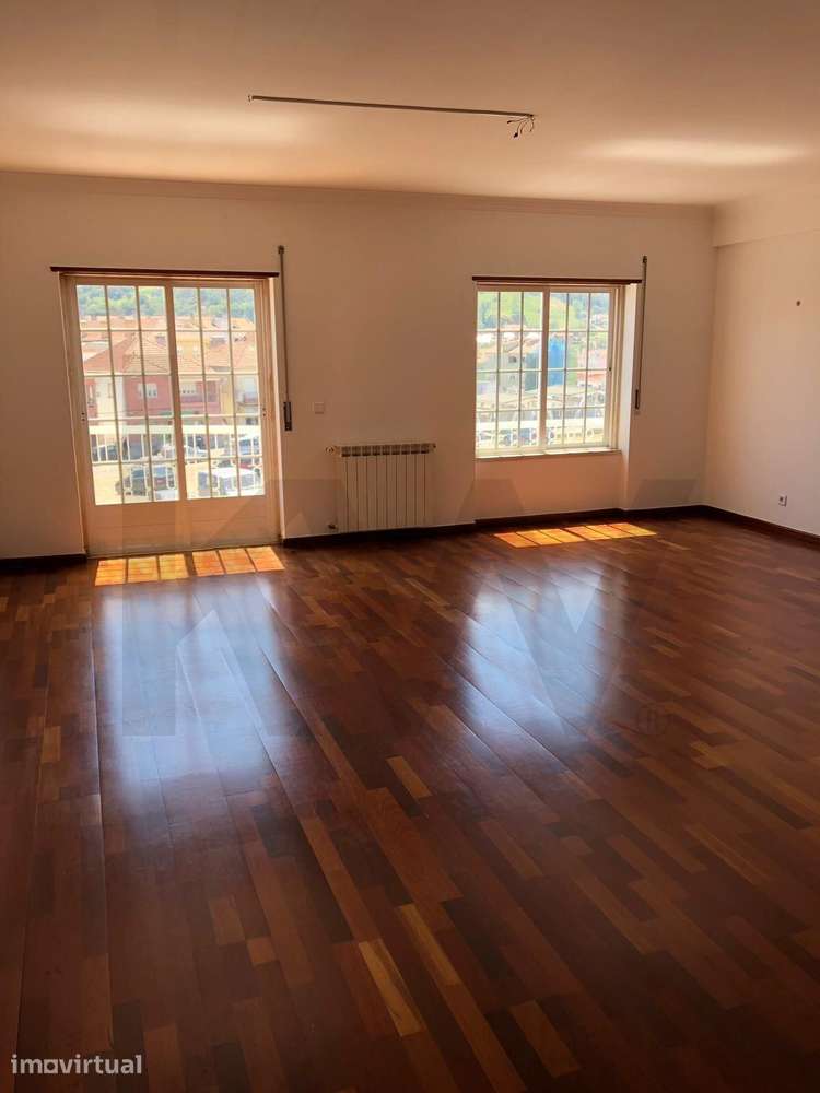 T3 Duplex para Arrendar no Centro da Malveira | Rua 1º de Maio - Grande imagem: 5/17