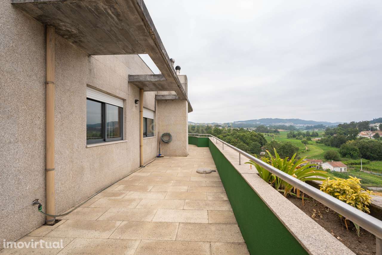 Penthouse Exclusiva T5 – Luxo, Conforto e Espaço em Pleno Coração da C - Grande imagem: 2/51