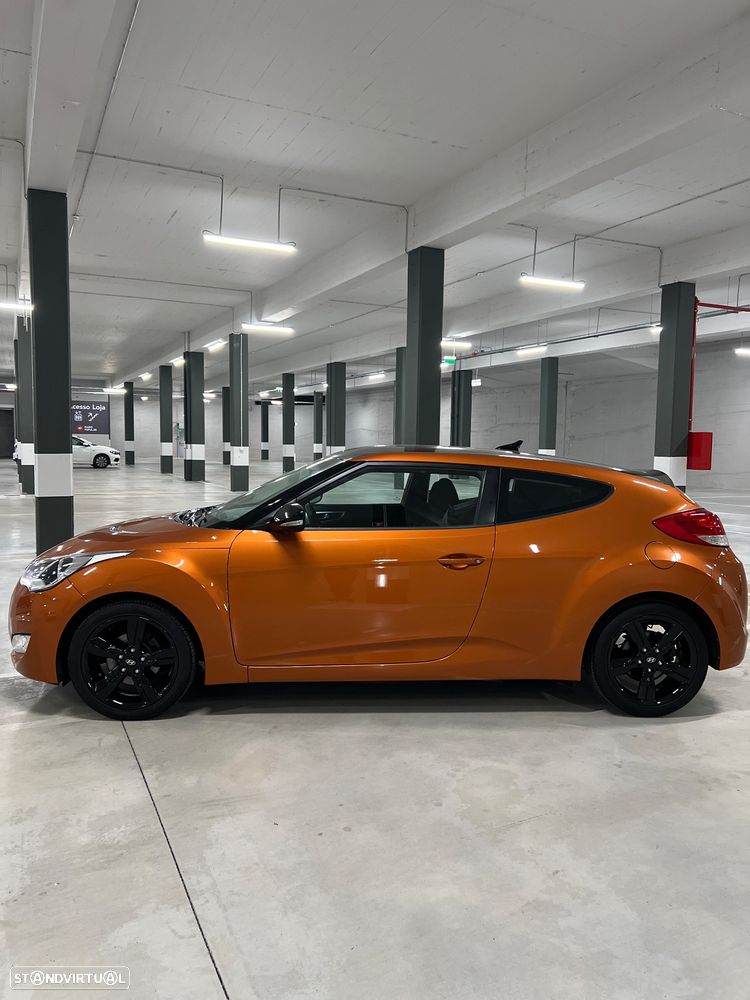 Hyundai Veloster - 4