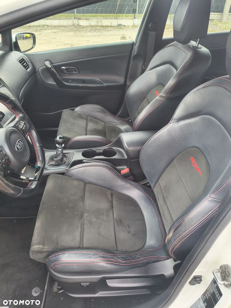 Kia Ceed - 9