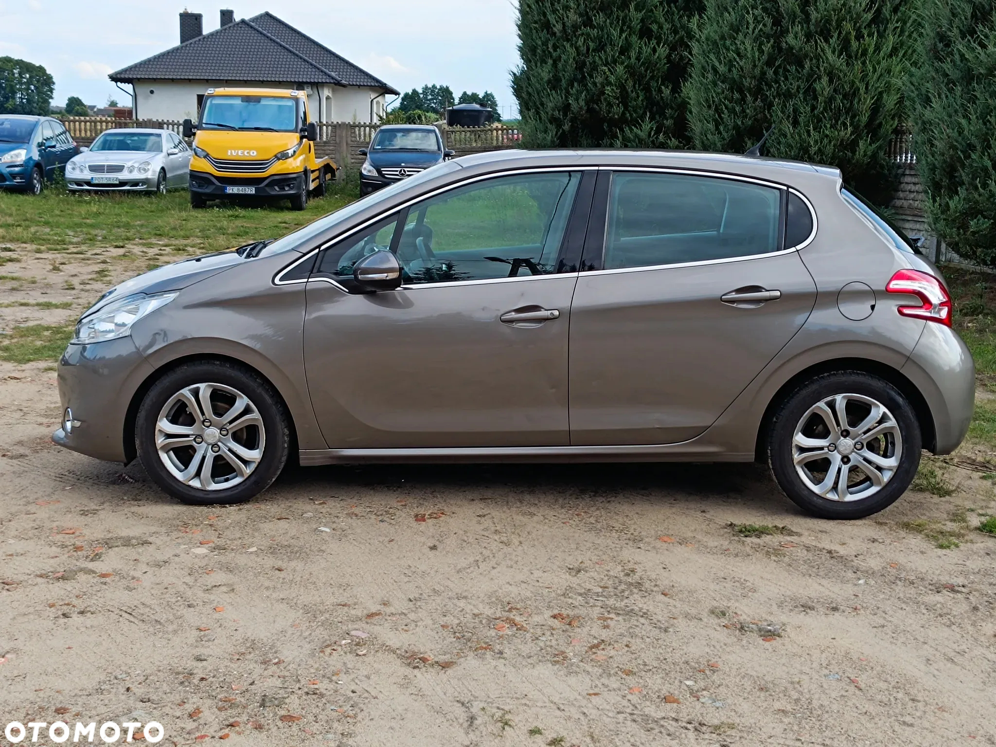 Peugeot 208 1.6 e-HDi Allure STT - 18