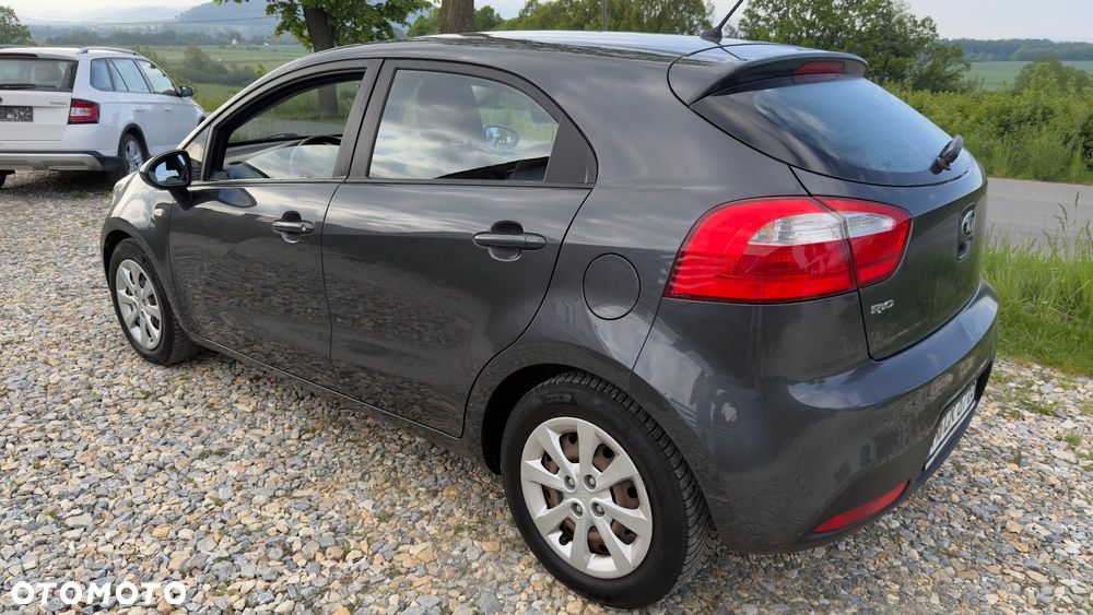 Kia Rio 1.2 M - 8