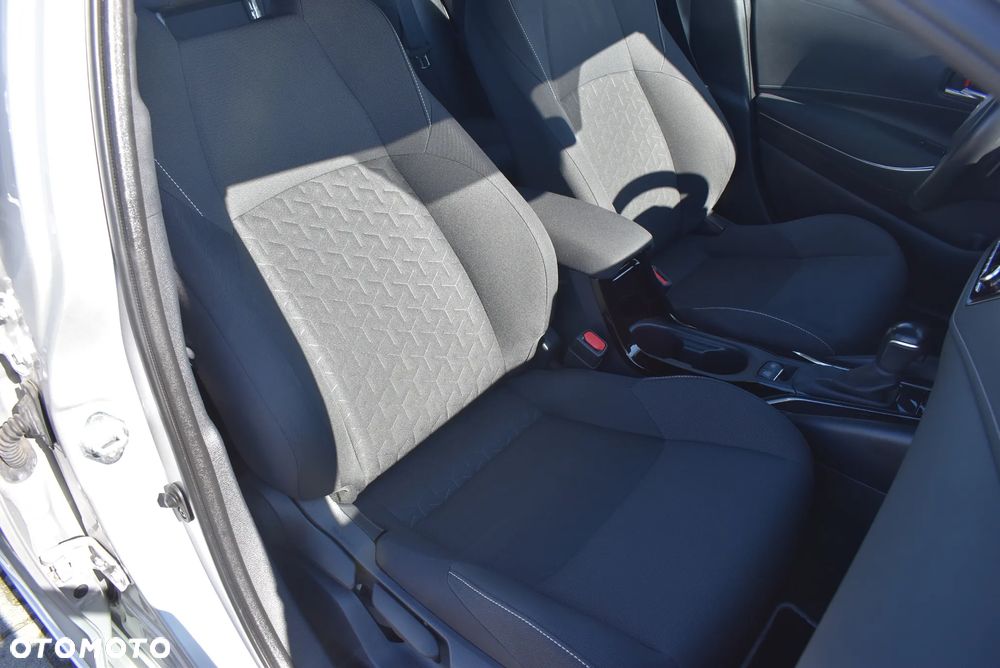 Toyota Corolla 2.0 Hybrid Comfort - 18
