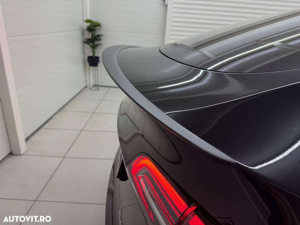 Tesla Model Y Performance Dual Motor AWD - 17
